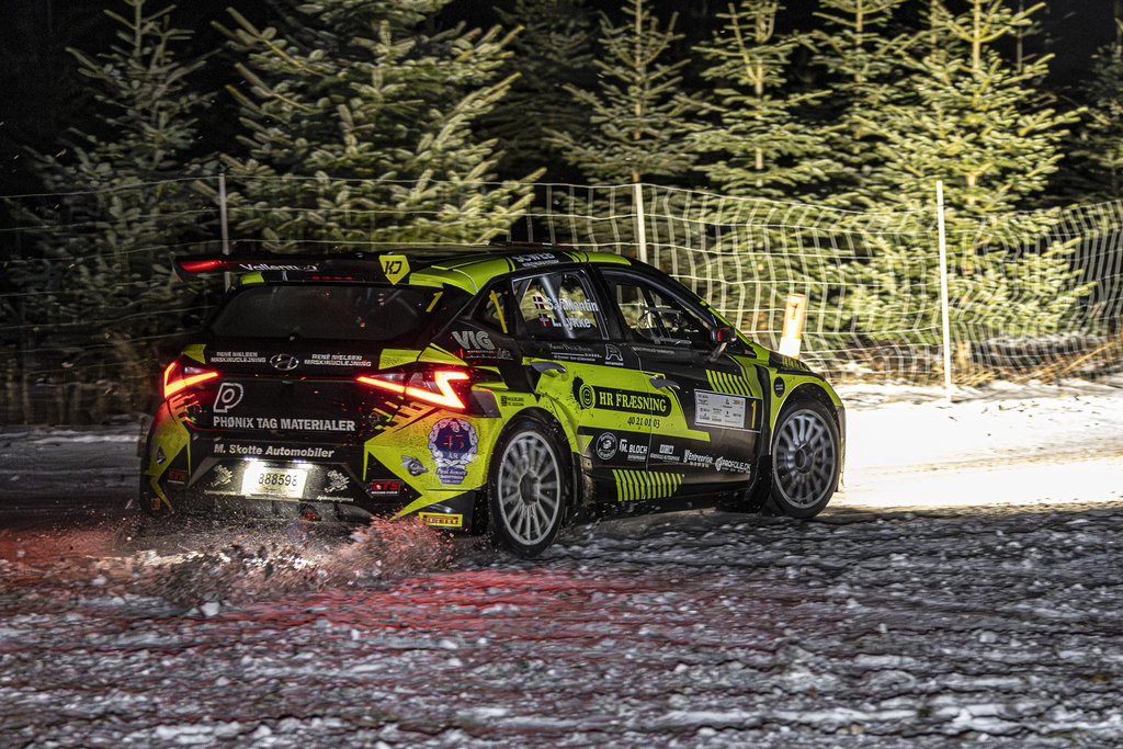 Line Lykke Jensen tog uden omsvøb ansvaret for miséren med tidskontrollen, og blev bakket 100 pct. op af Simon Vallentin og hele teamet. De fortsatte i uændret tempo og sammen sikrede de sig gode point i DSR-opgøret.
(Foto: Mark Lundemann Nielsen)